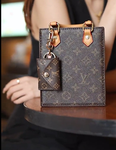 Elegant Leather Tote Handbag