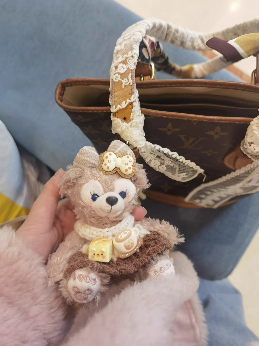 Edizzjoni Limitata Sherry May Plush Keychain - Luxe Teddy Bear Bag Charm għal Handbags Disinjatur
