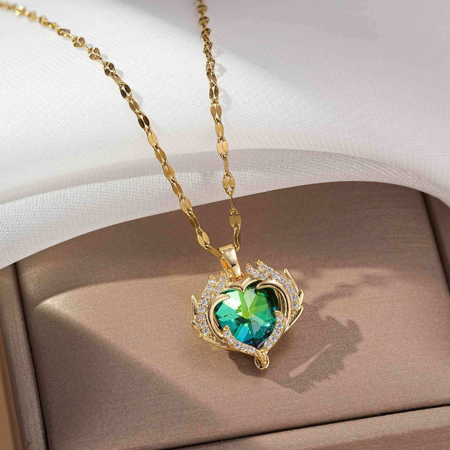 Ġiżirana tal-Pendent tal-Qalb Aħmar Franċiż Franċiż - Glamour Dainty b'Aċċessorji Rhinestones Sħiħ