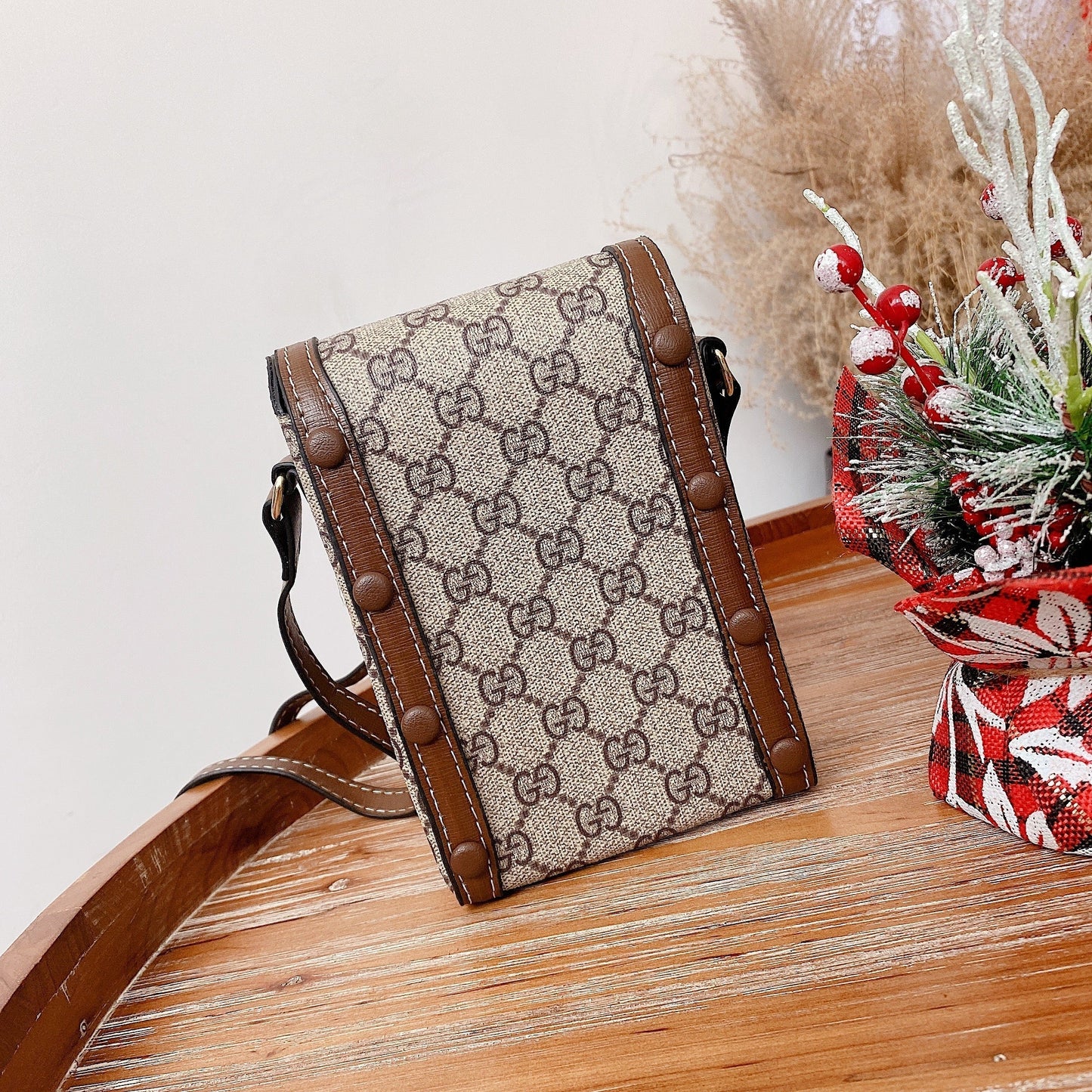 Borża tal-ġilda crossbody