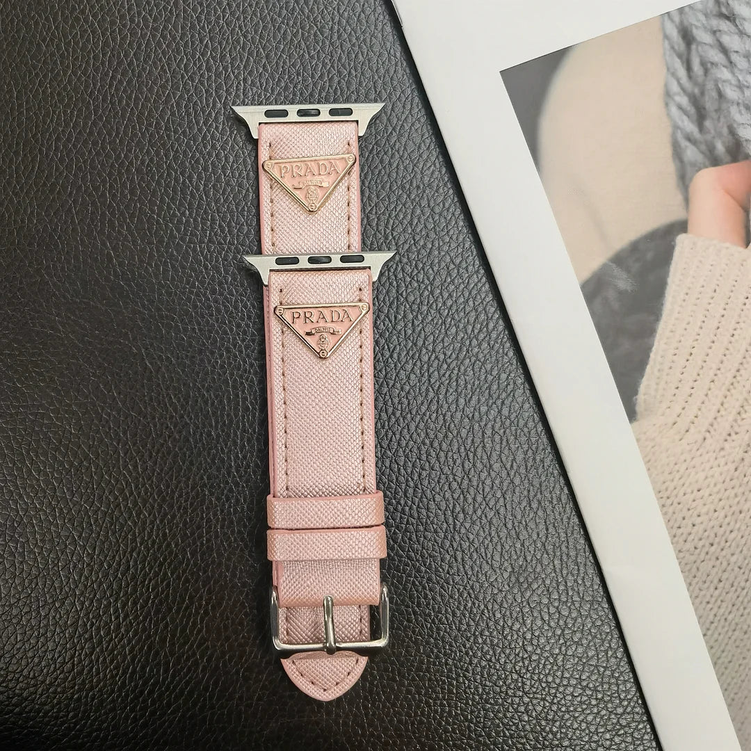 Double Triangle Monogram Label Ġilda Apple Watch Band