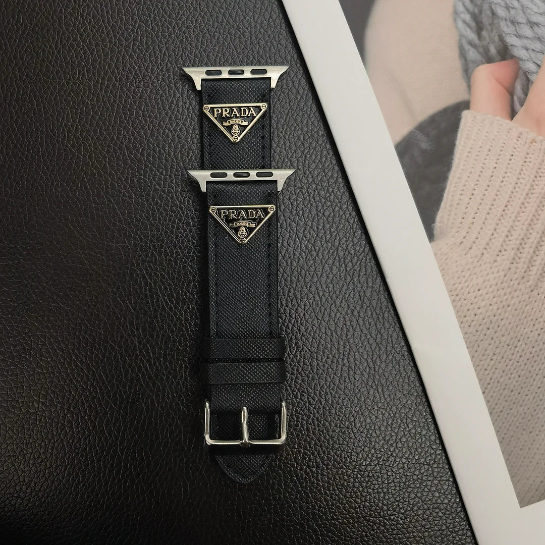 Double Triangle Monogram Label Ġilda Apple Watch Band
