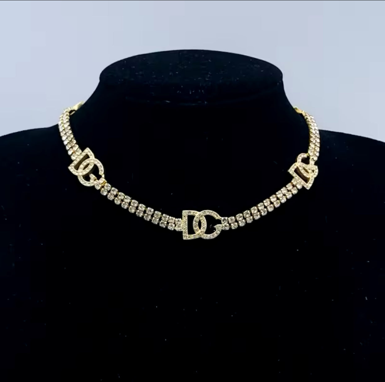 Disinjatur tal-Ittra tad-Diska DĠ Necklace tal-Moda