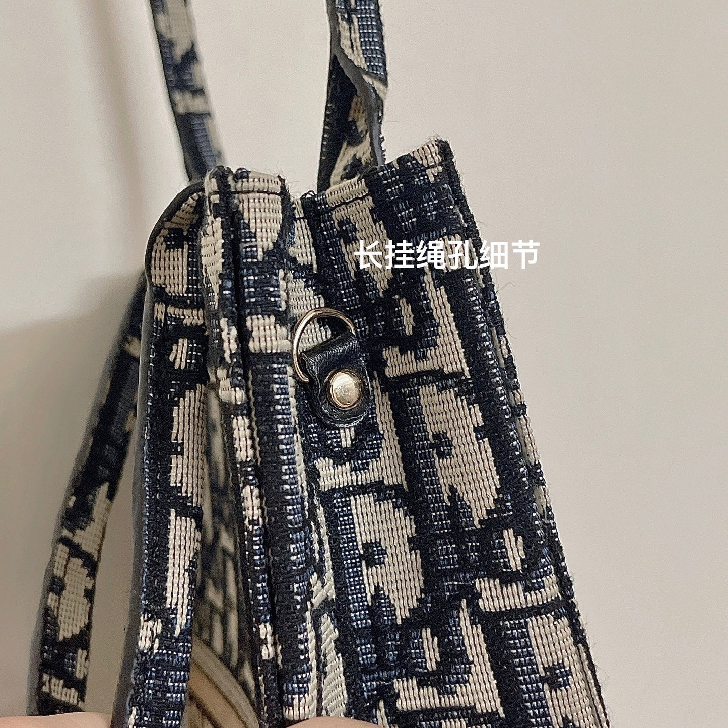 Luxe Texture Leather Handbag 004