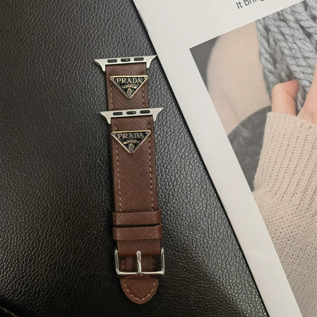 Double Triangle Monogram Label Ġilda Apple Watch Band