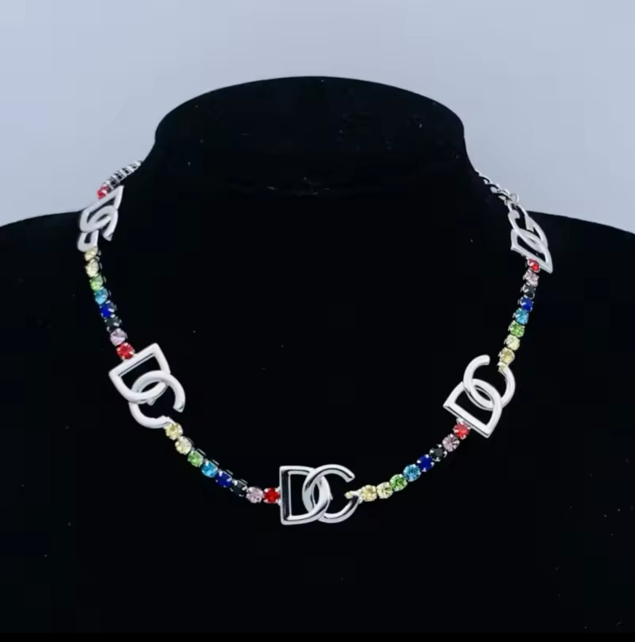 Collier de créateur de mode