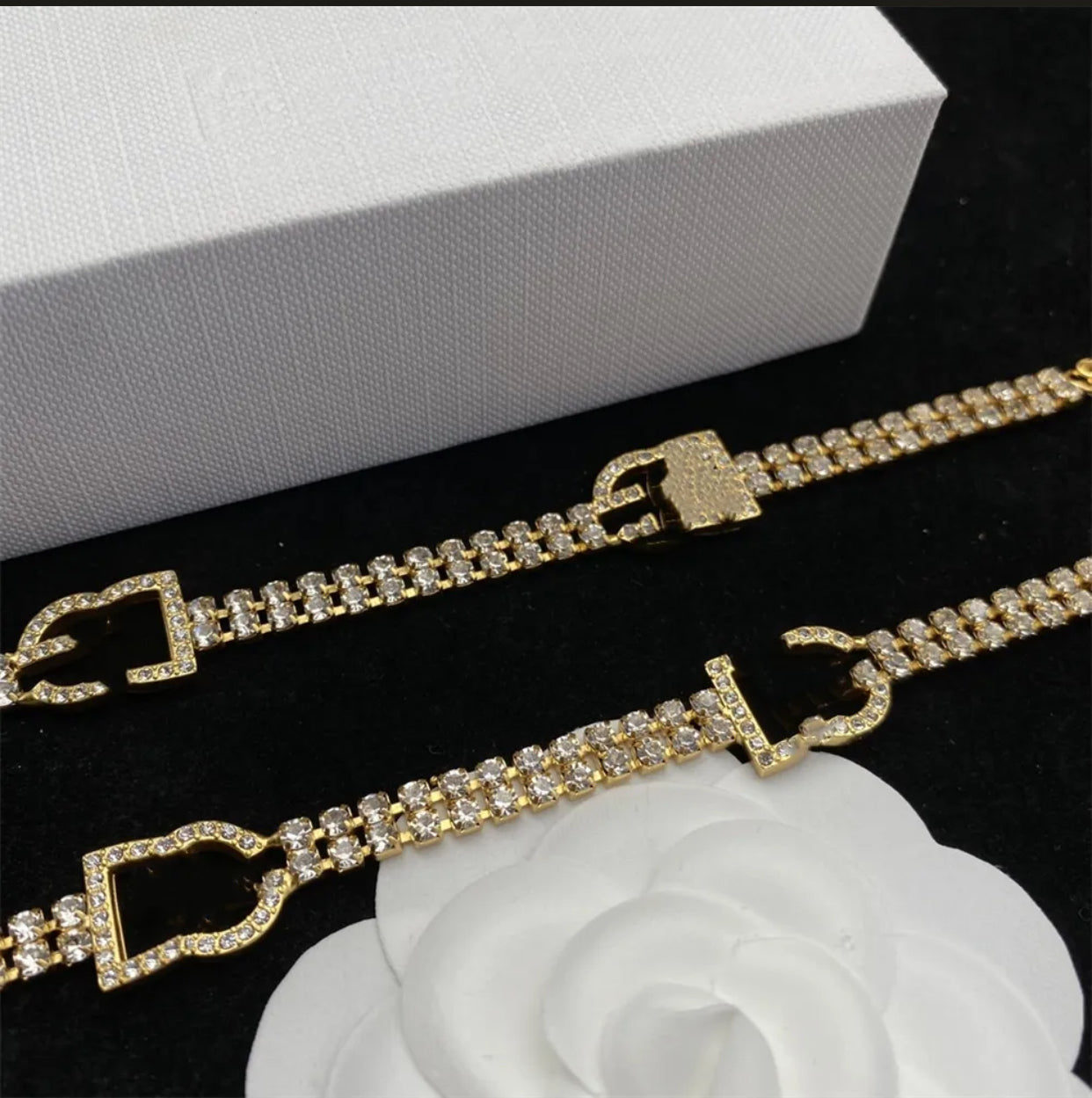 Disinjatur tal-Ittra tad-Diska DĠ Necklace tal-Moda