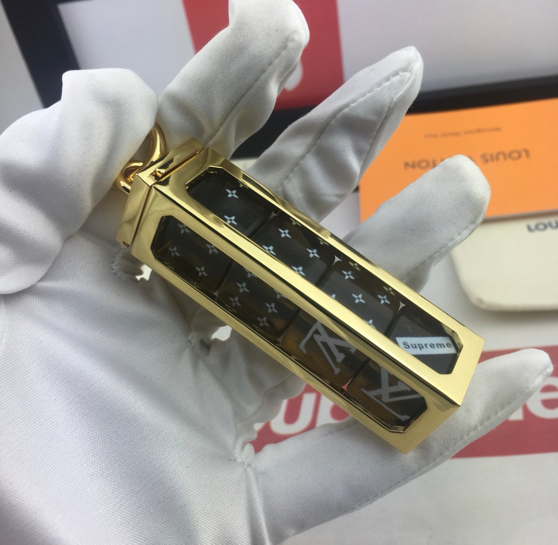 Keychain tad-dadi lussużi