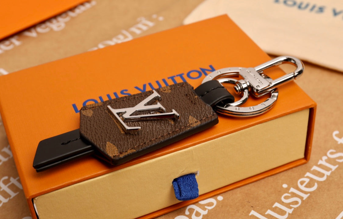 Keychain LV
