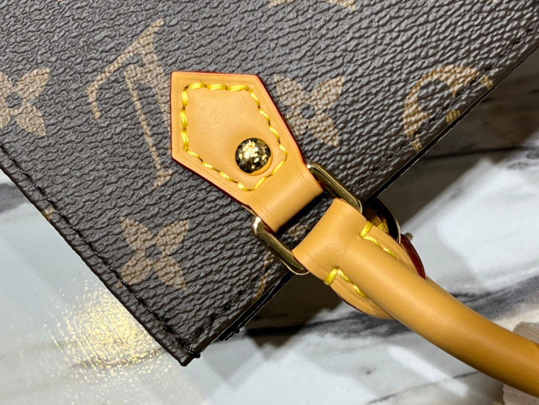Elegant Leather Tote Handbag