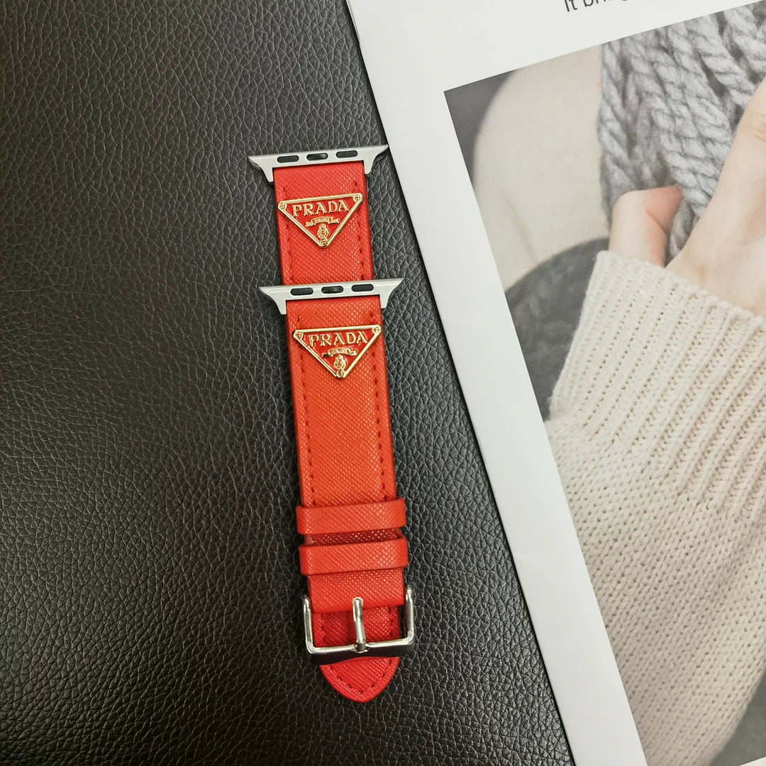 Double Triangle Monogram Label Ġilda Apple Watch Band
