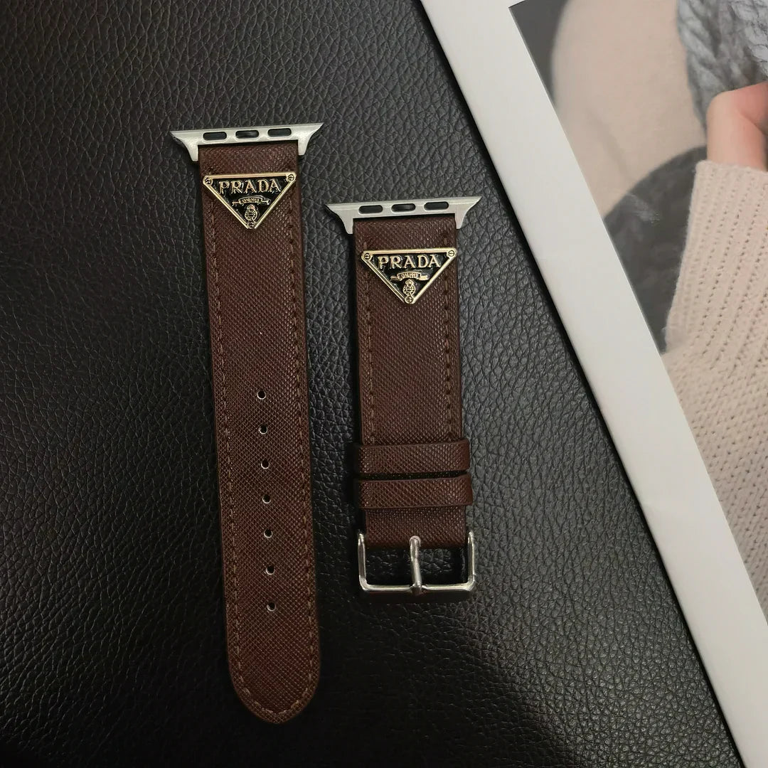 Double Triangle Monogram Label Ġilda Apple Watch Band