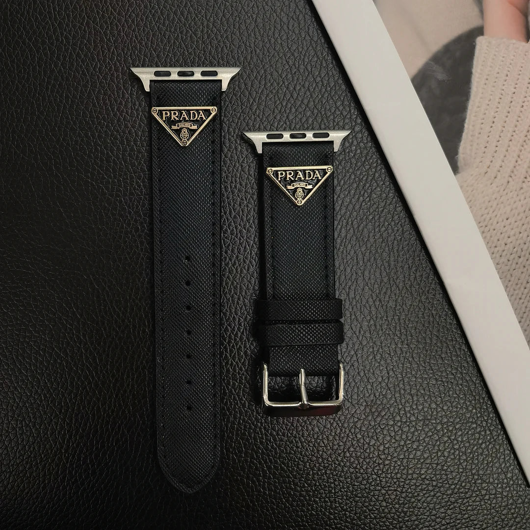 Double Triangle Monogram Label Ġilda Apple Watch Band