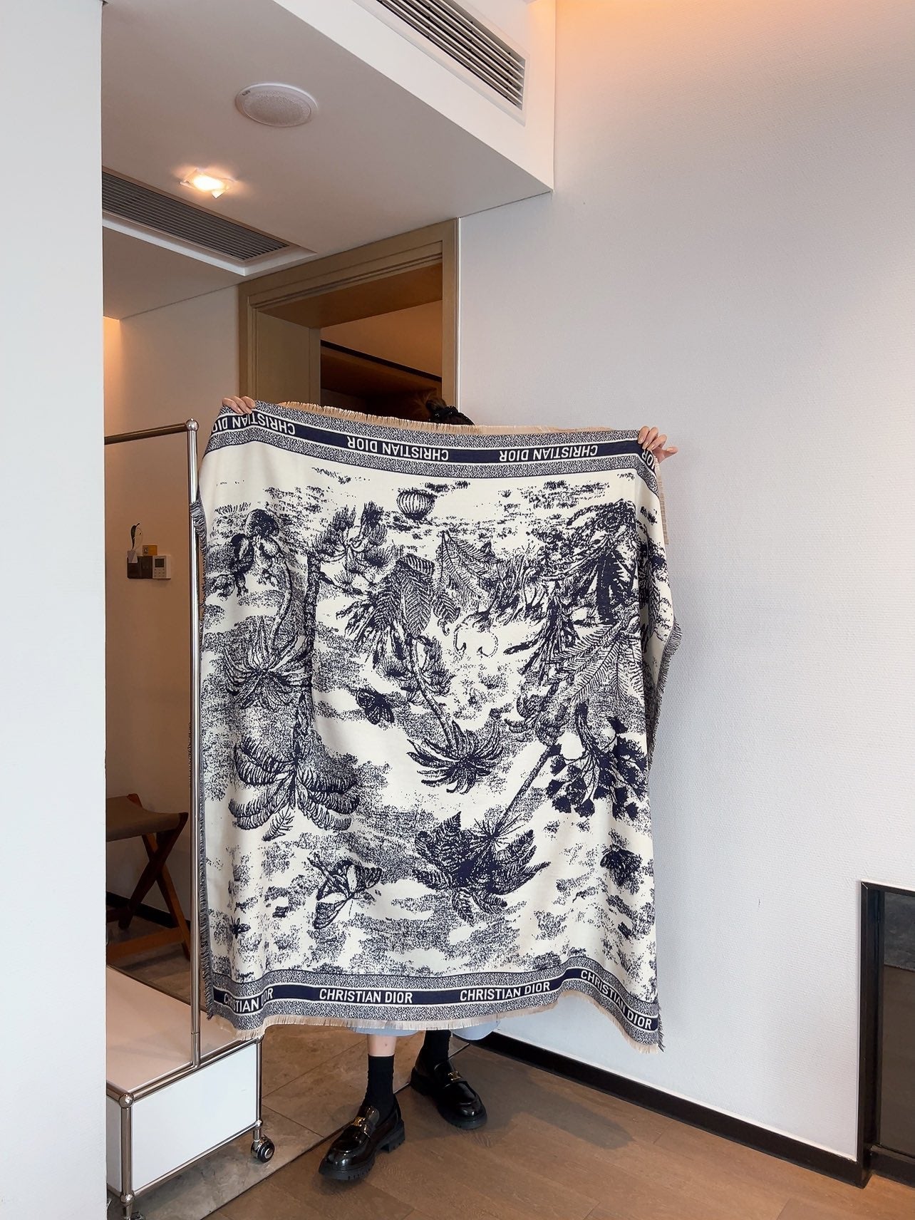 Zoo Velvet Square Scarf mysite