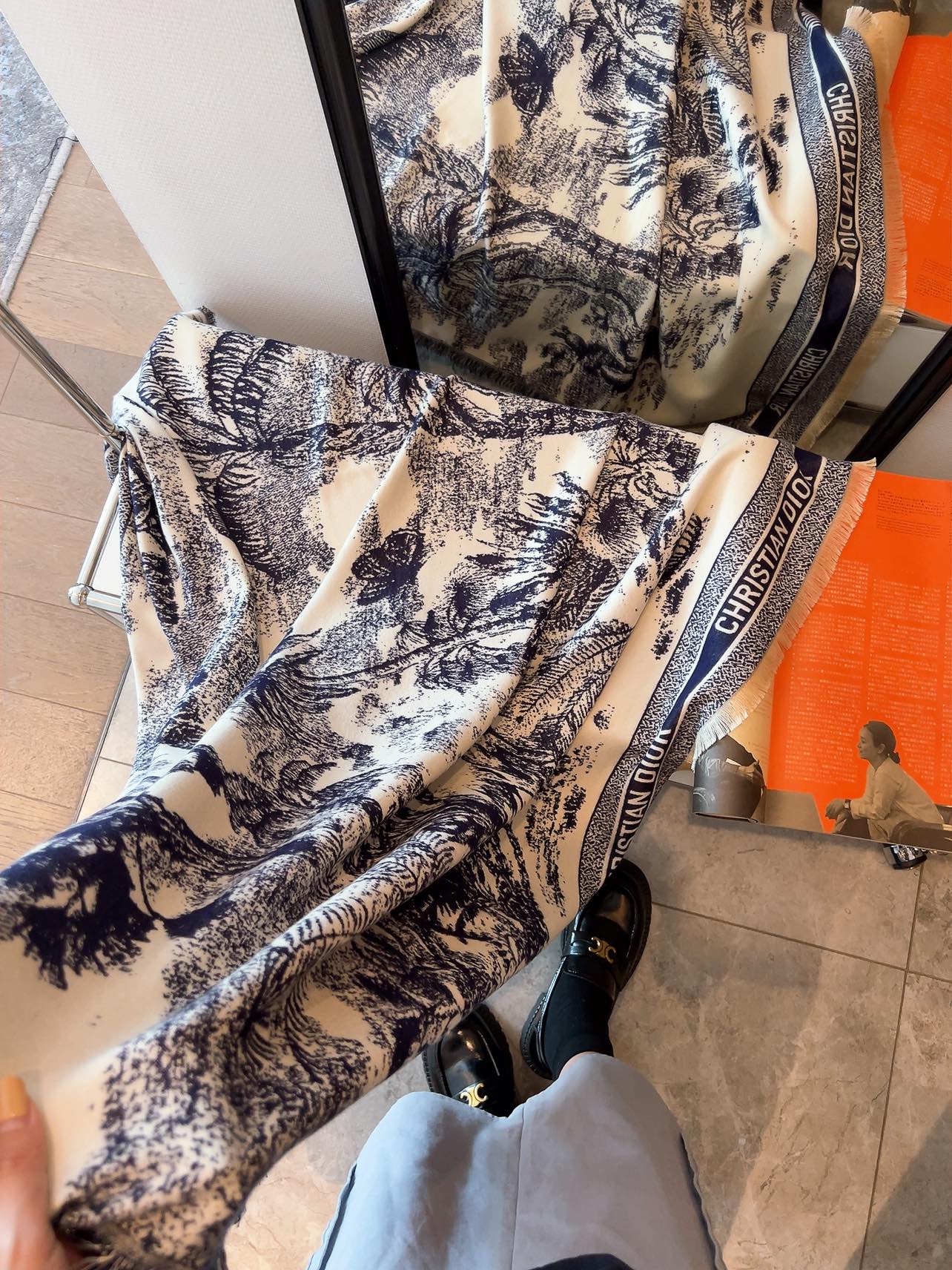 Zoo Velvet Square Scarf mysite