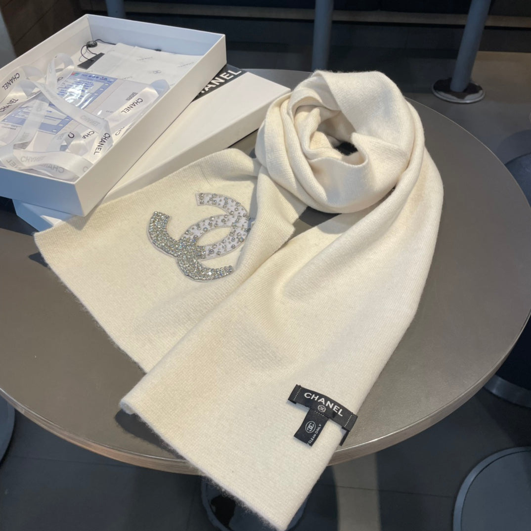 Crystal Diamond Logo Knit Scarf mysite