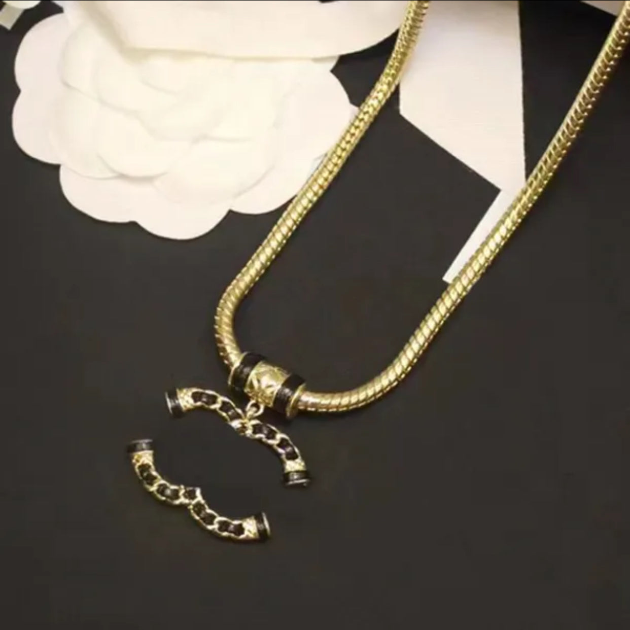 Mode designer ketting hanger