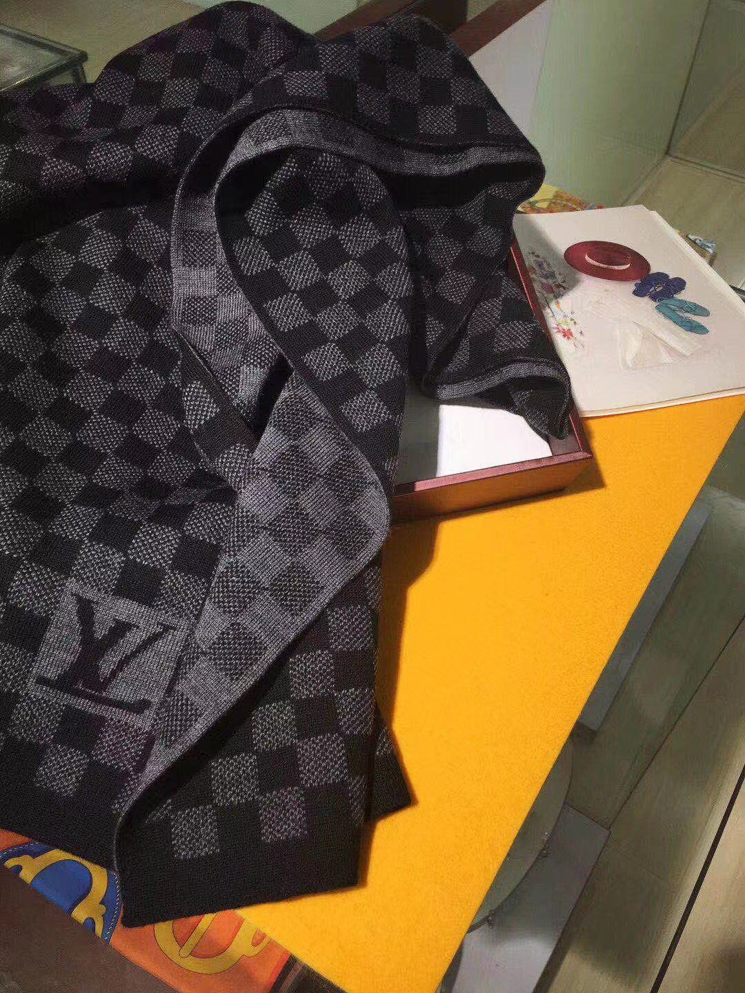 Classic Checkerboard Wool Warm Scarf mysite
