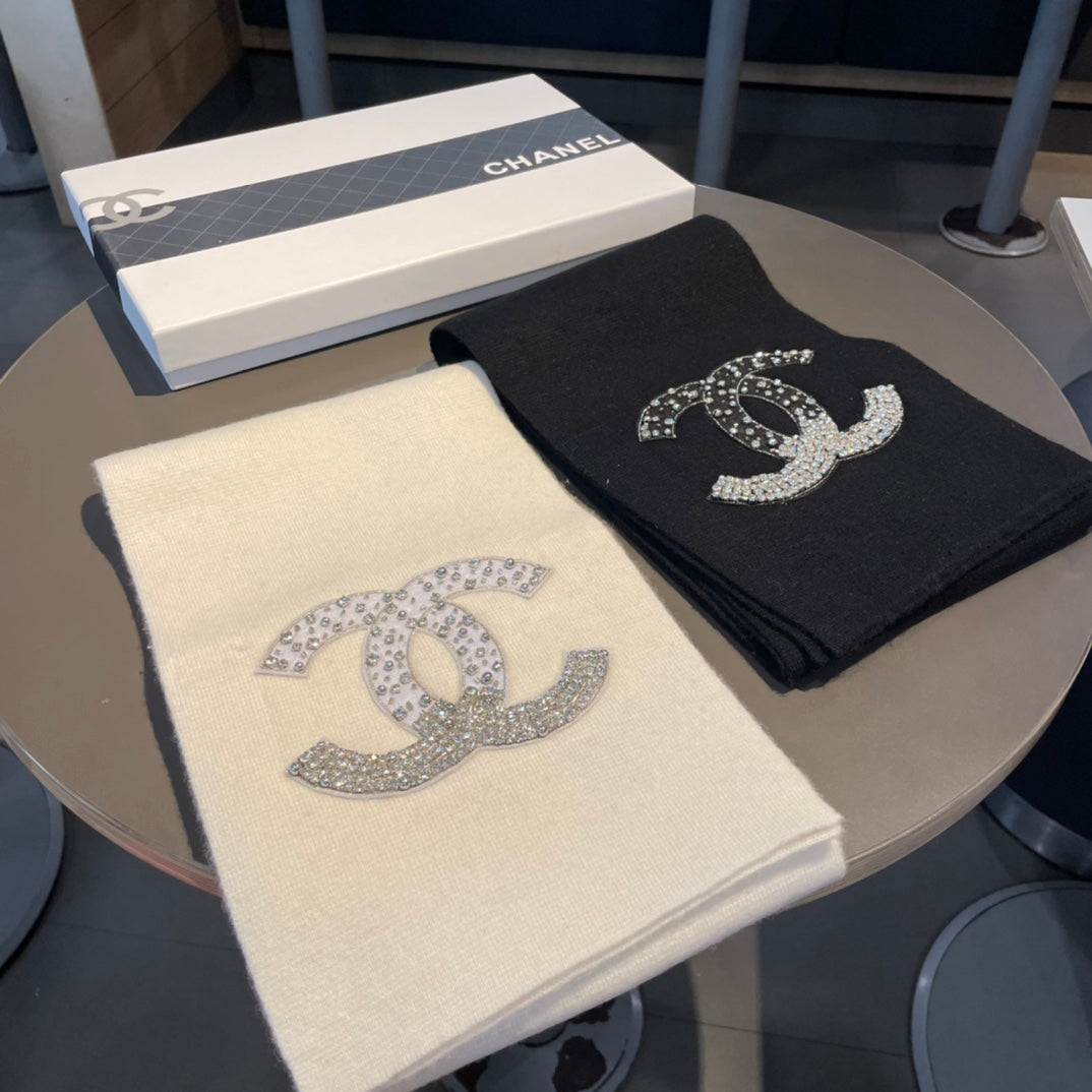 Crystal Diamond Logo Knit Scarf mysite