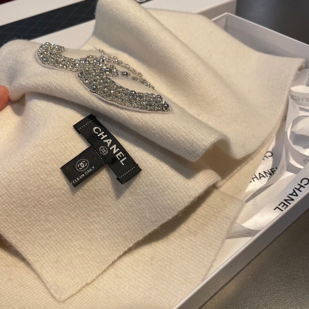 Crystal Diamond Logo Knit Scarf mysite