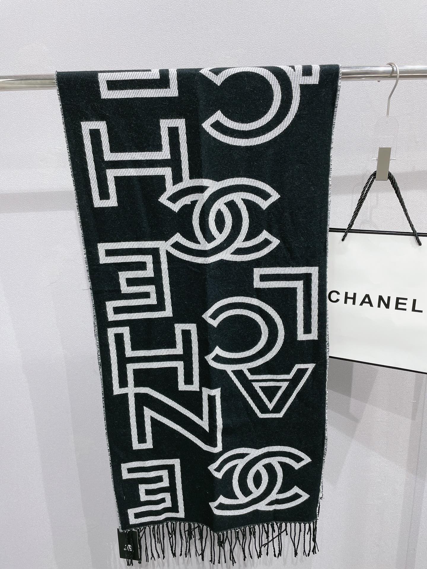Temperament Twill Logo Jacquard Scarf Shawl mysite
