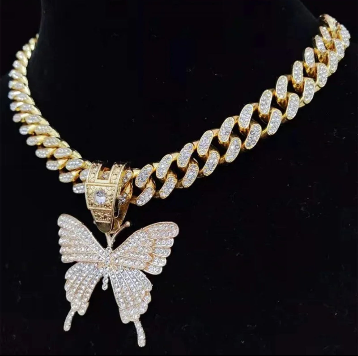 Ġiżirana pendant tal-farfett bling out bling