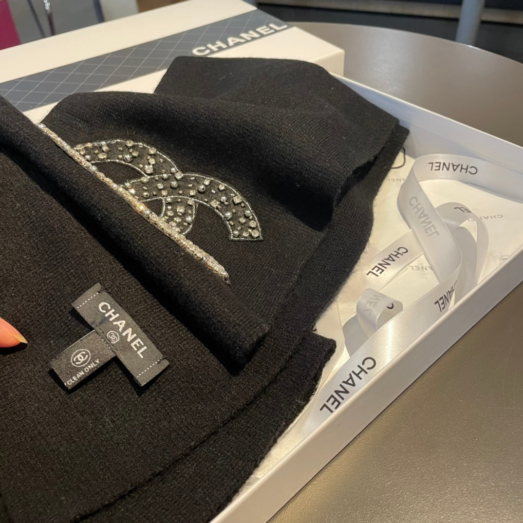 Crystal Diamond Logo Knit Scarf mysite