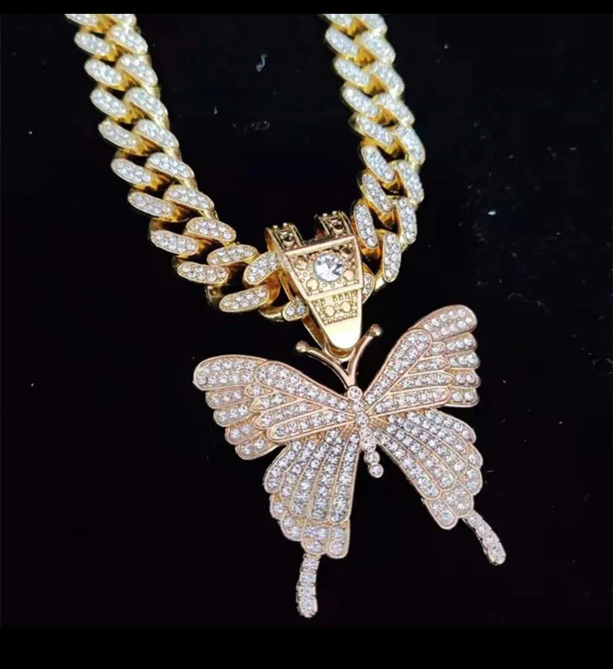Ġiżirana pendant tal-farfett bling out bling