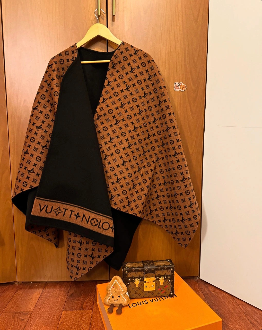 Vintage Cashmere Embossed Poncho mysite
