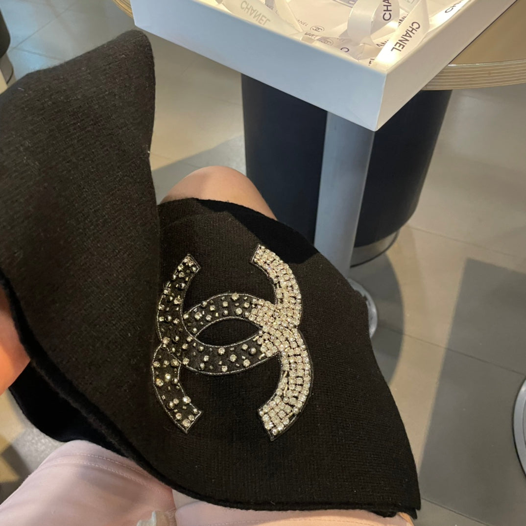 Crystal Diamond Logo Knit Scarf mysite