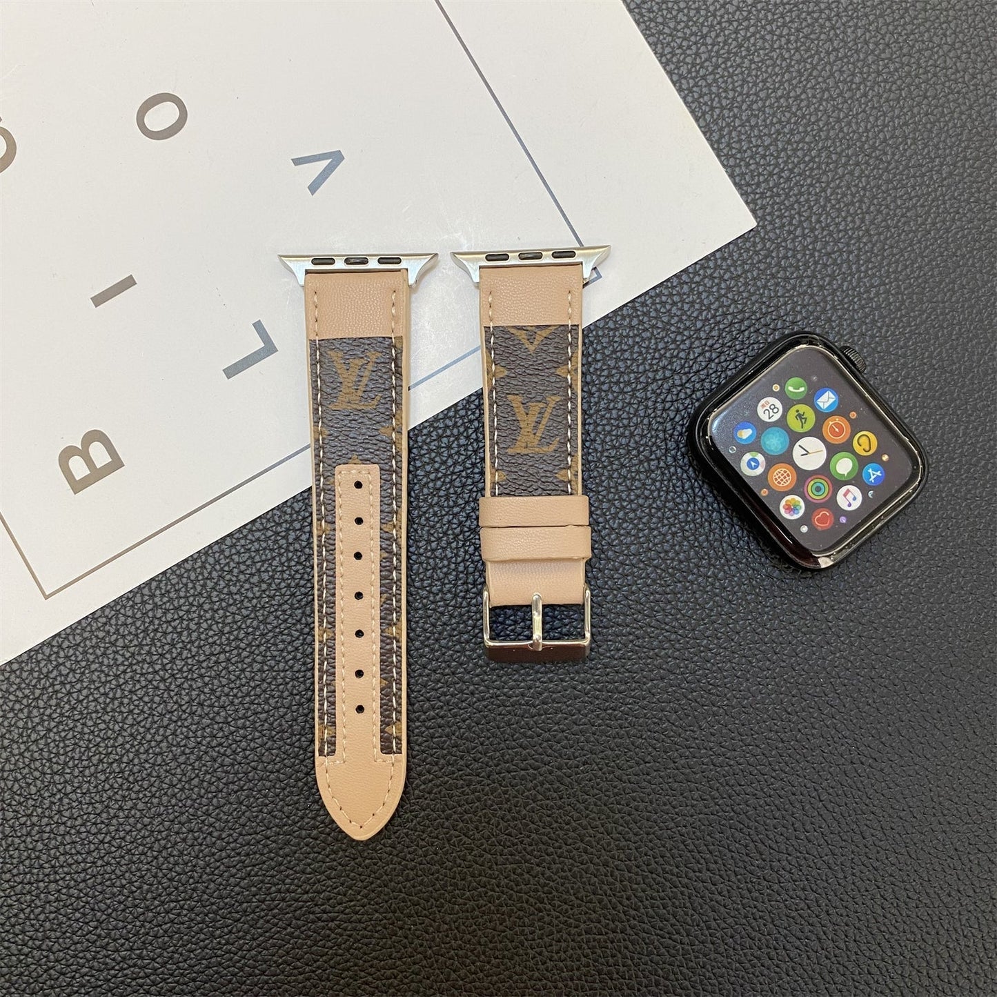Apple Watch -band stikselmonogram leer