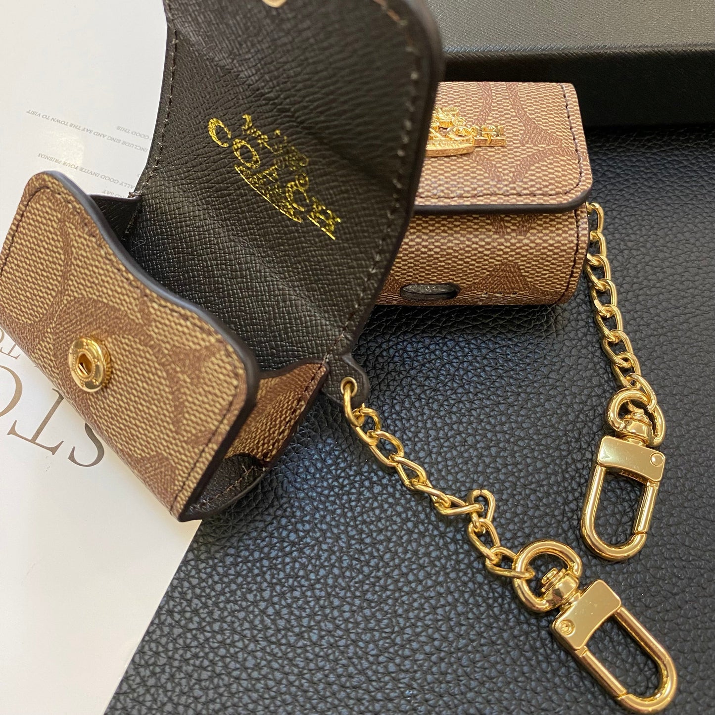 Coach de luxo AirPods Pro Cases Light Brown- LGK240425
