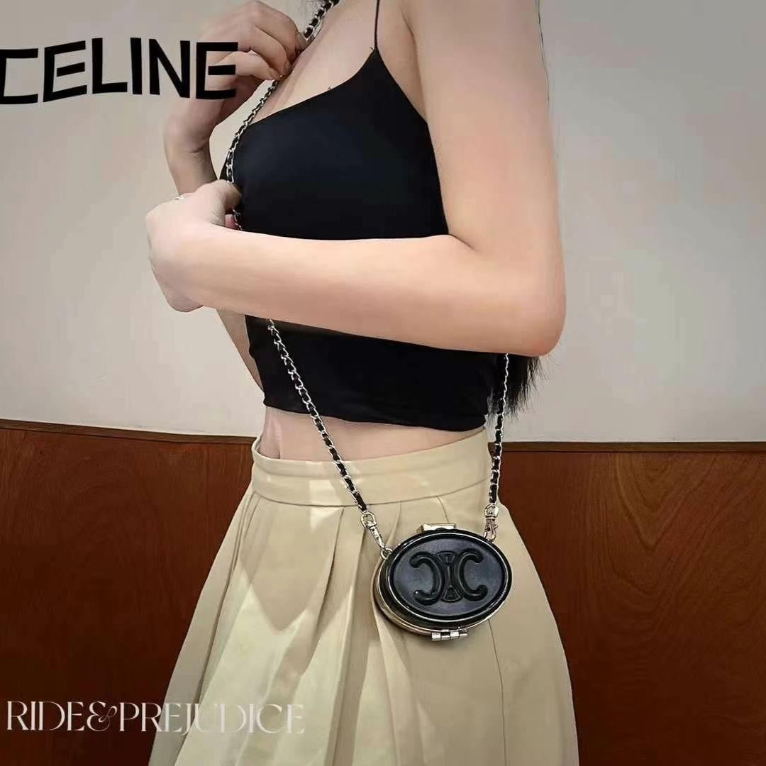 Coole schwarze Mini -Tasche mit Ketten