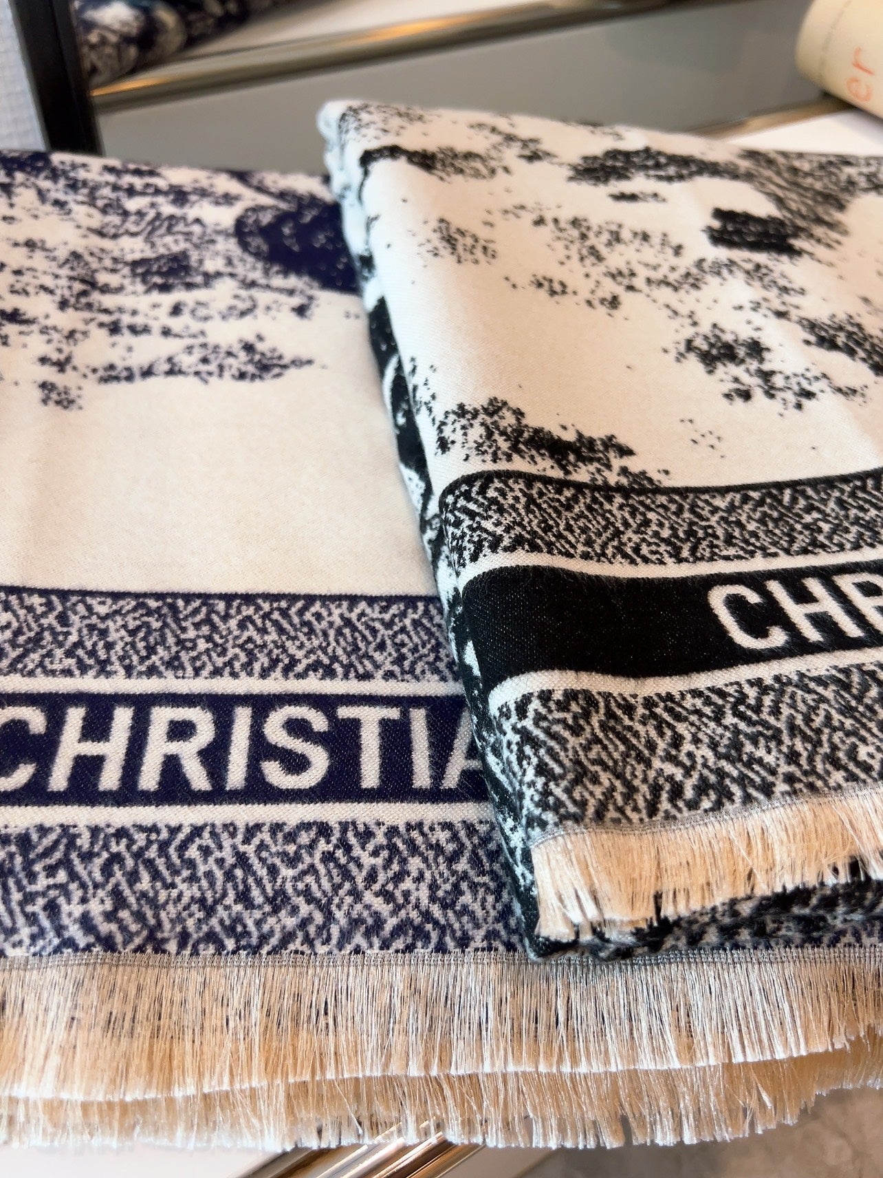 Zoo Velvet Square Scarf mysite